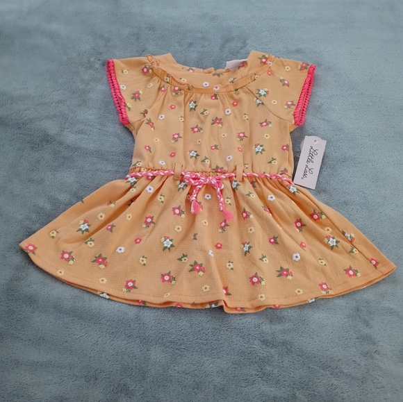 NWT Little Lass 2 pc Capri Set With Scrunchie - Picture 2 of 6